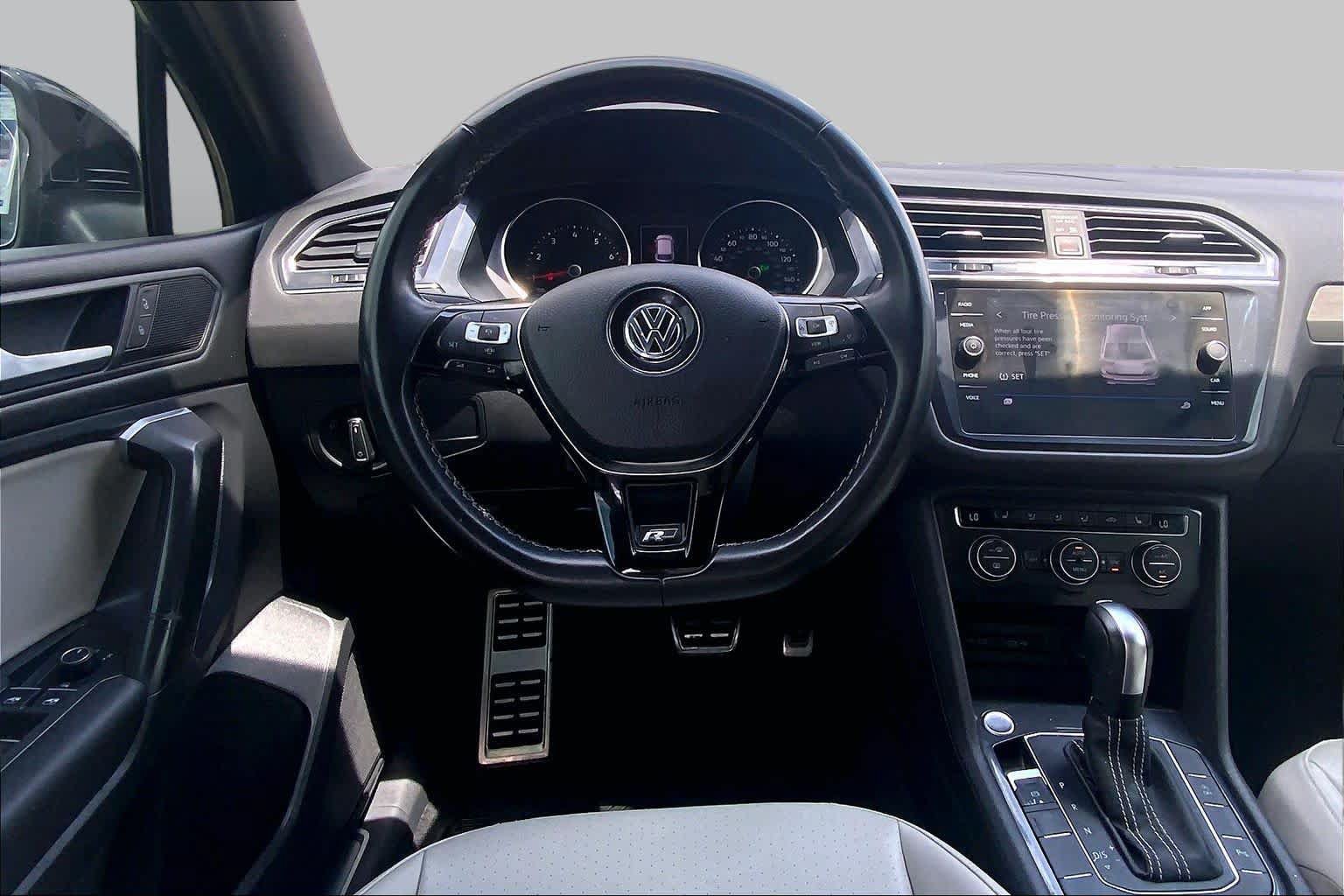 Used 2021 Volkswagen Tiguan SE R-Line FWD image 6