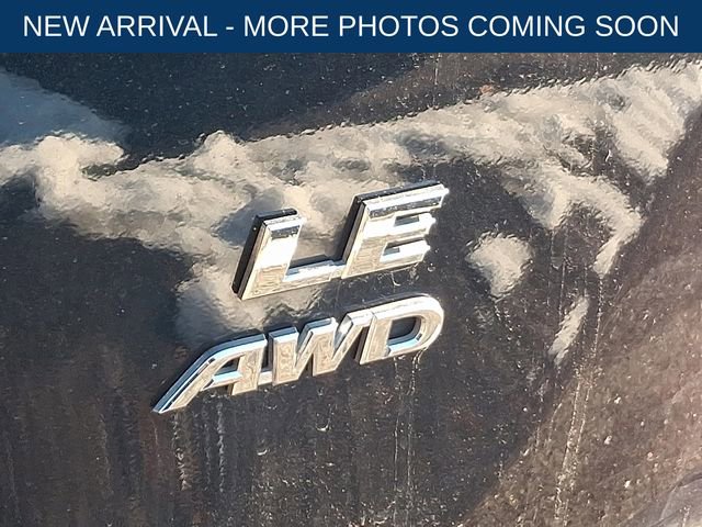 Used 2018 Toyota RAV4 LE image 10