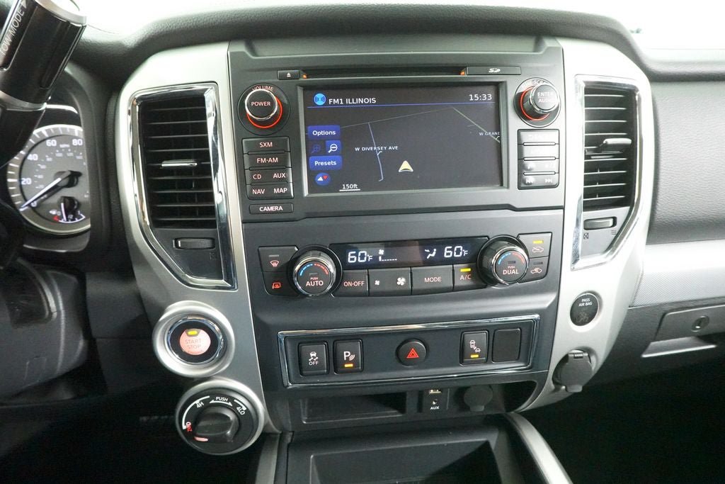Used 2017 Nissan Titan PRO-4X AWD/4WD image 16