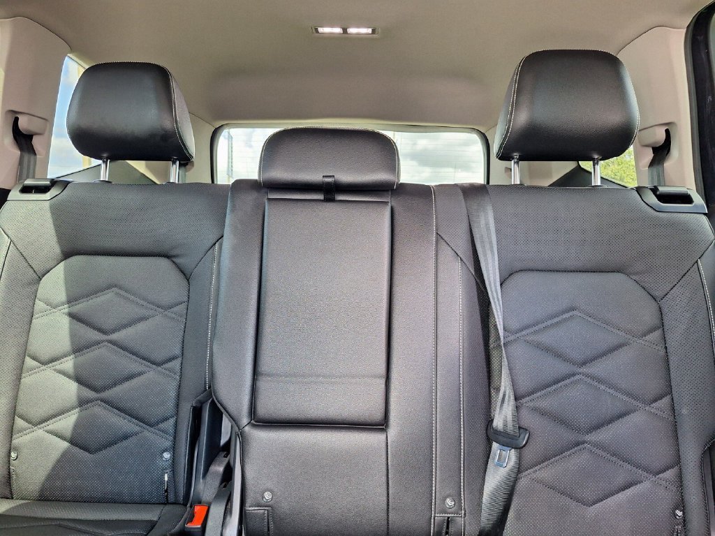 Used 2024 Volkswagen Atlas SE FWD image 21