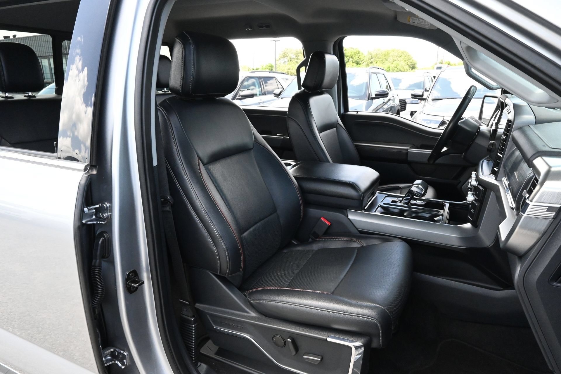 Certified 2023 Ford F150 Lariat w/ Trailer Tow Package AWD/4WD image 22