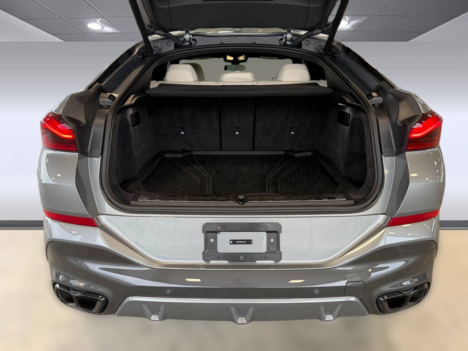 Used 2024 BMW X6 M60i AWD/4WD image 30