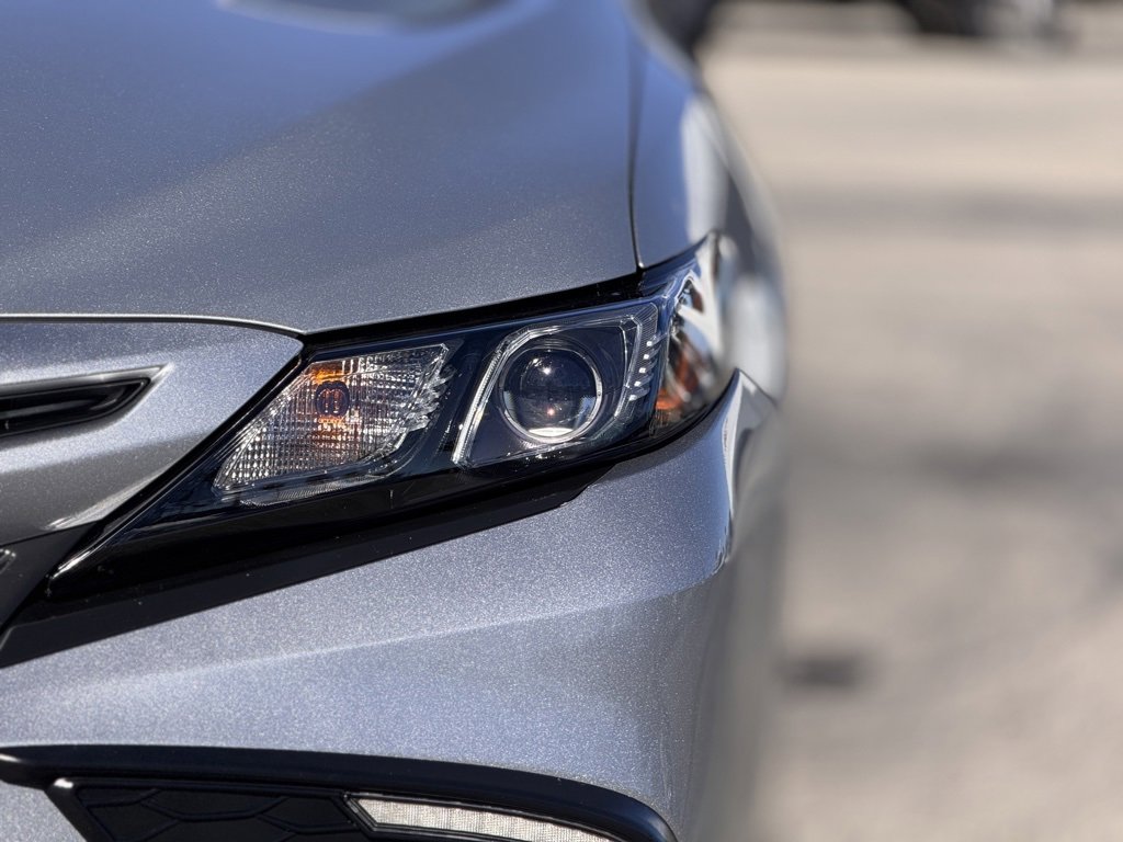 Used 2024 Toyota Camry SE image 8