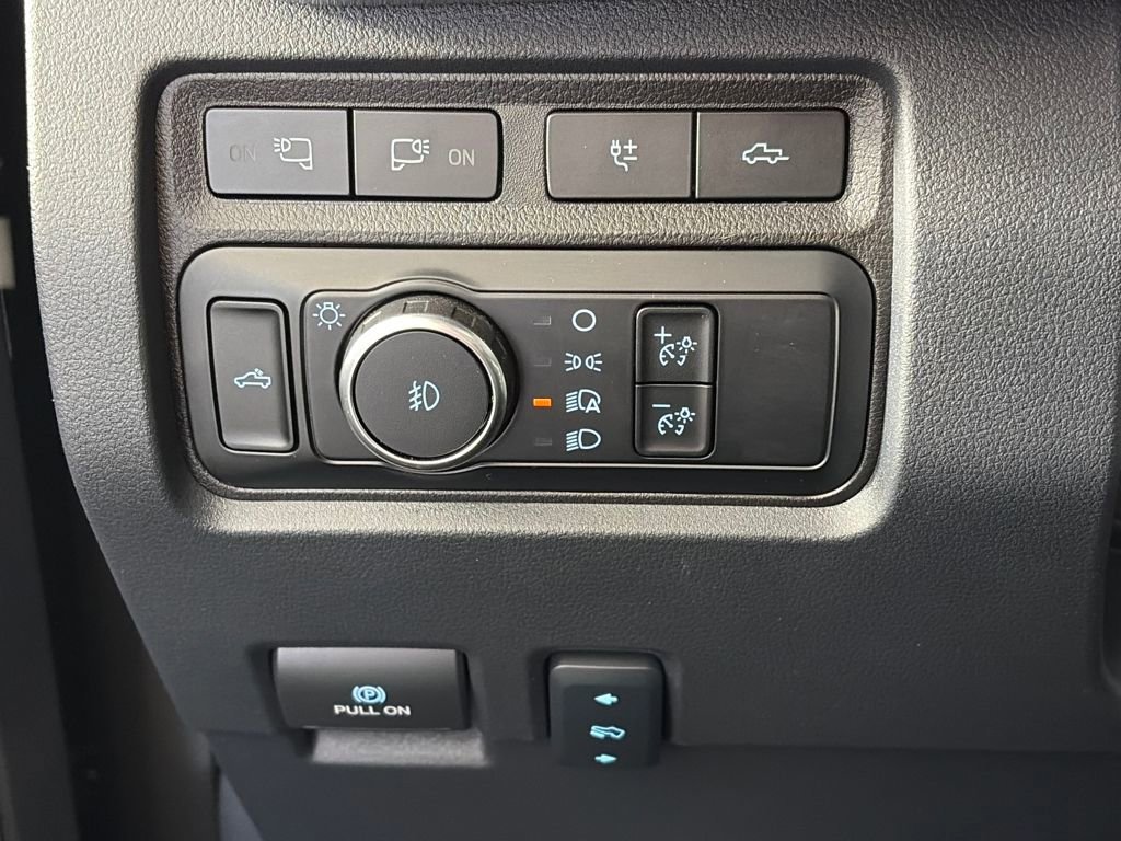 Certified 2024 Ford F350 Platinum w/ FX4 Off-Road Package image 25