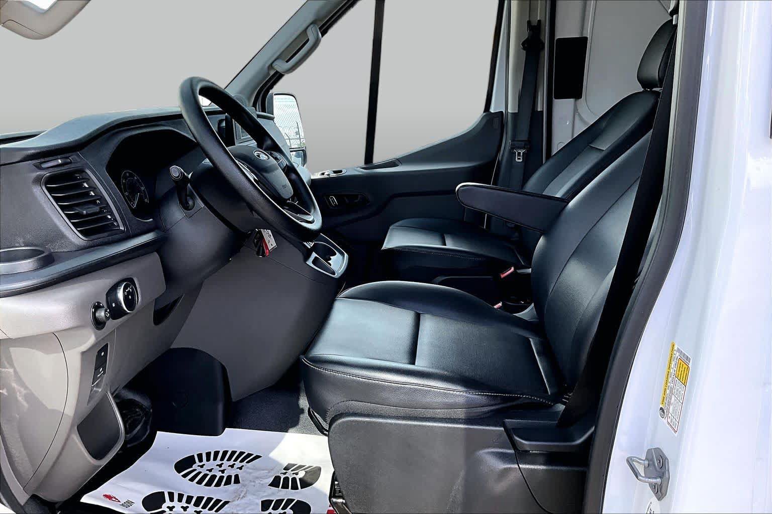 Certified 2025 Ford Transit 250 148 Medium Roof Extended AWD image 10