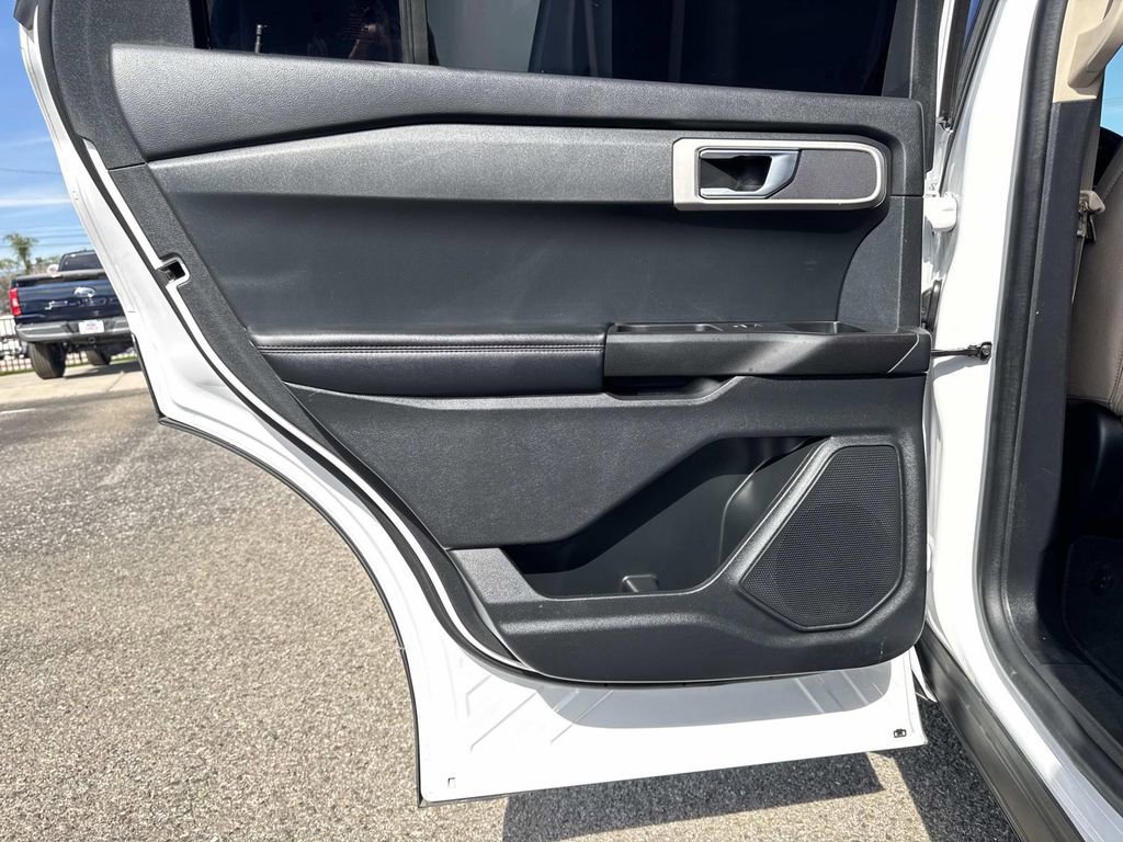 Certified 2021 Ford Explorer 2WD image 22
