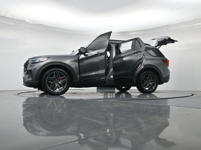 Certified 2025 Ford Explorer ST w/ Sun And Sound Package AWD/4WD image 58