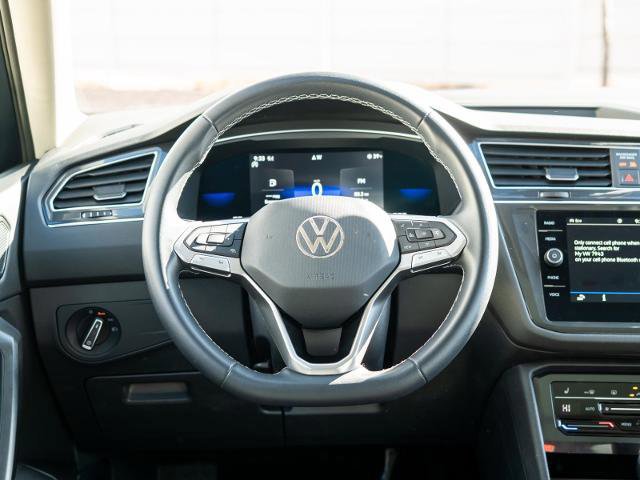 Used 2023 Volkswagen Tiguan SE w/ Panoramic Sunroof Package image 22