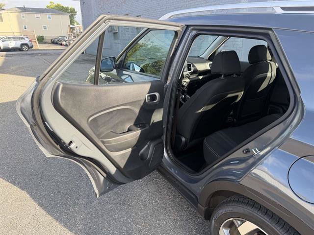 Used 2026 Hyundai Venue SEL FWD image 23