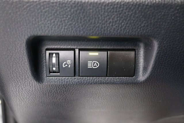 Used 2024 Toyota RAV4 XLE FWD image 23