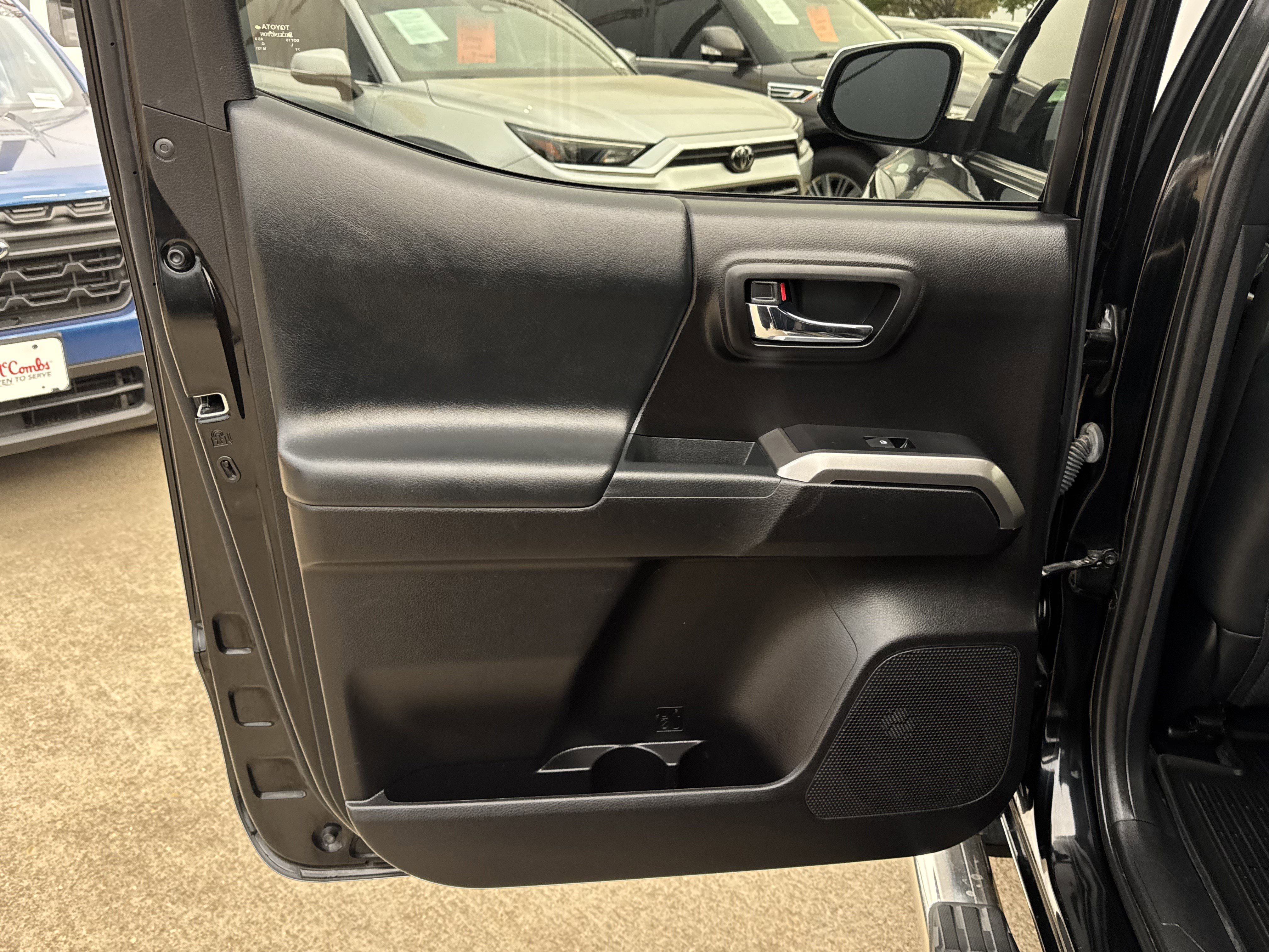 Used 2020 Toyota Tacoma Limited image 16