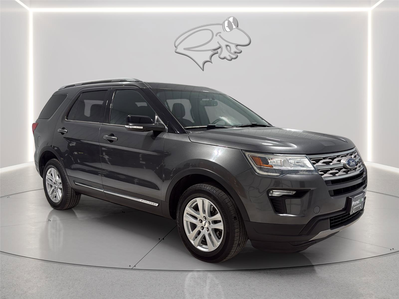Certified 2018 Ford Explorer XLT w/ Equipment Group 201A AWD/4WD image 8