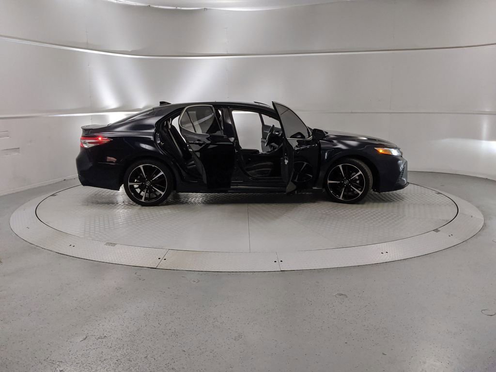 Used 2020 Toyota Camry XSE image 8