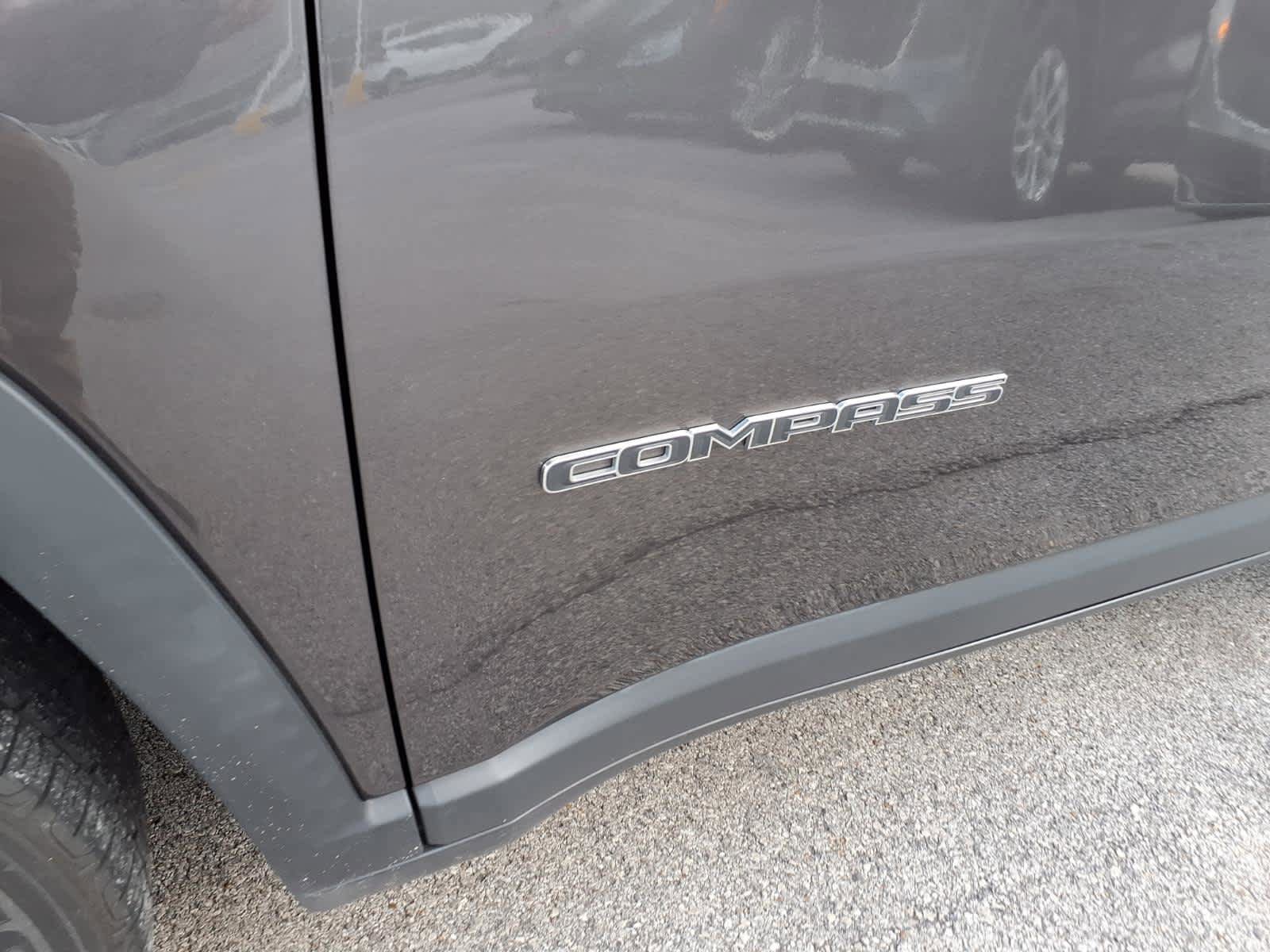 Used 2021 Jeep Compass Latitude w/ Convenience Group FWD image 6