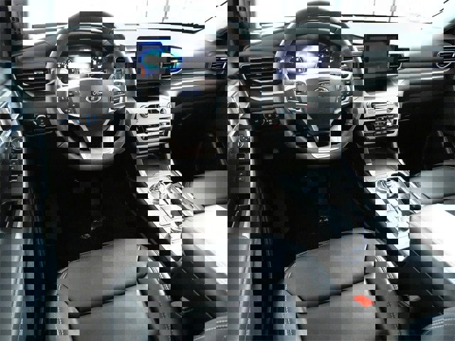 Certified 2023 Ford Explorer XLT w/ Equipment Group 202A image 4