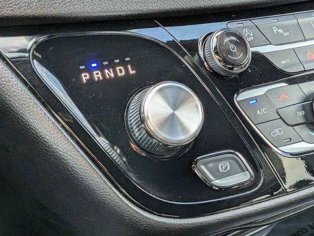 Used 2025 Chrysler Pacifica Select FWD image 26