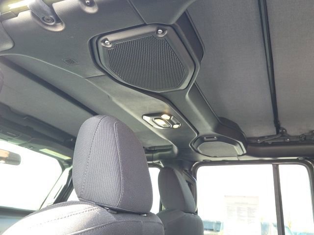 Used 2022 Jeep Gladiator Sport image 16