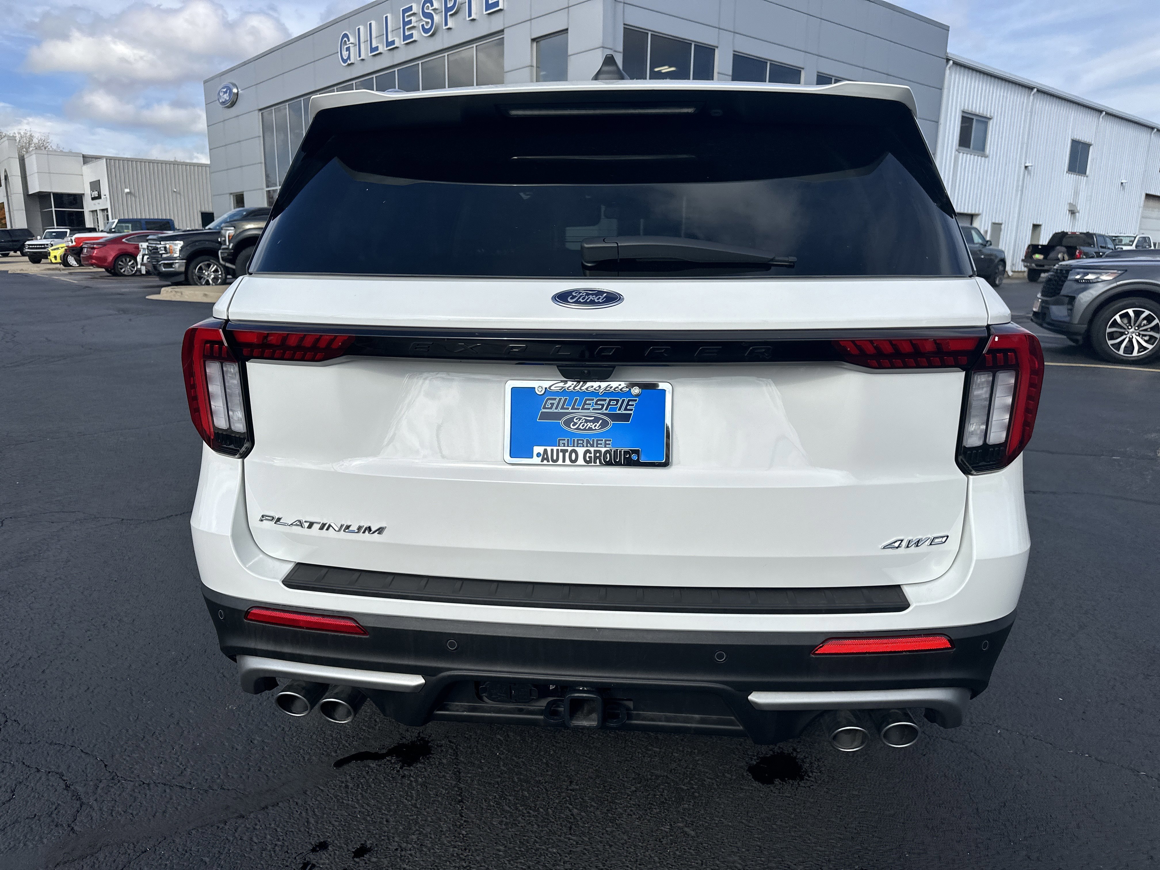 Certified 2025 Ford Explorer Platinum w/ Ultimate Package image 4