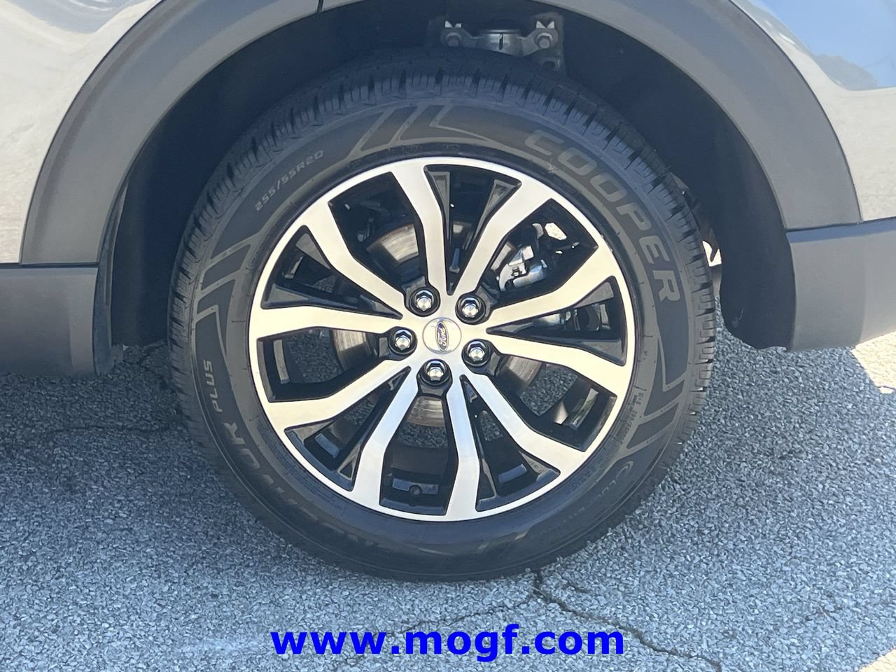 Certified 2025 Ford Explorer ST-Line AWD/4WD image 30