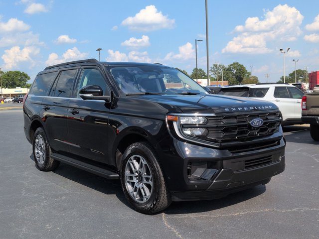 Certified 2025 Ford Expedition Active AWD/4WD image 1