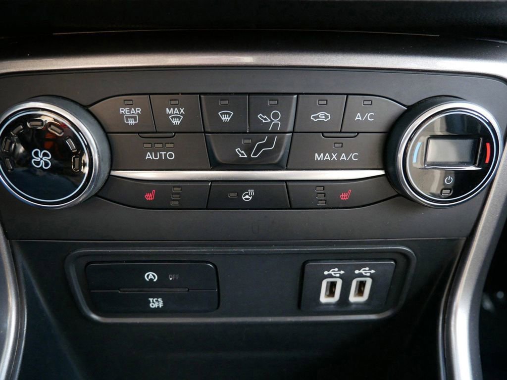 Certified 2021 Ford EcoSport SES image 25