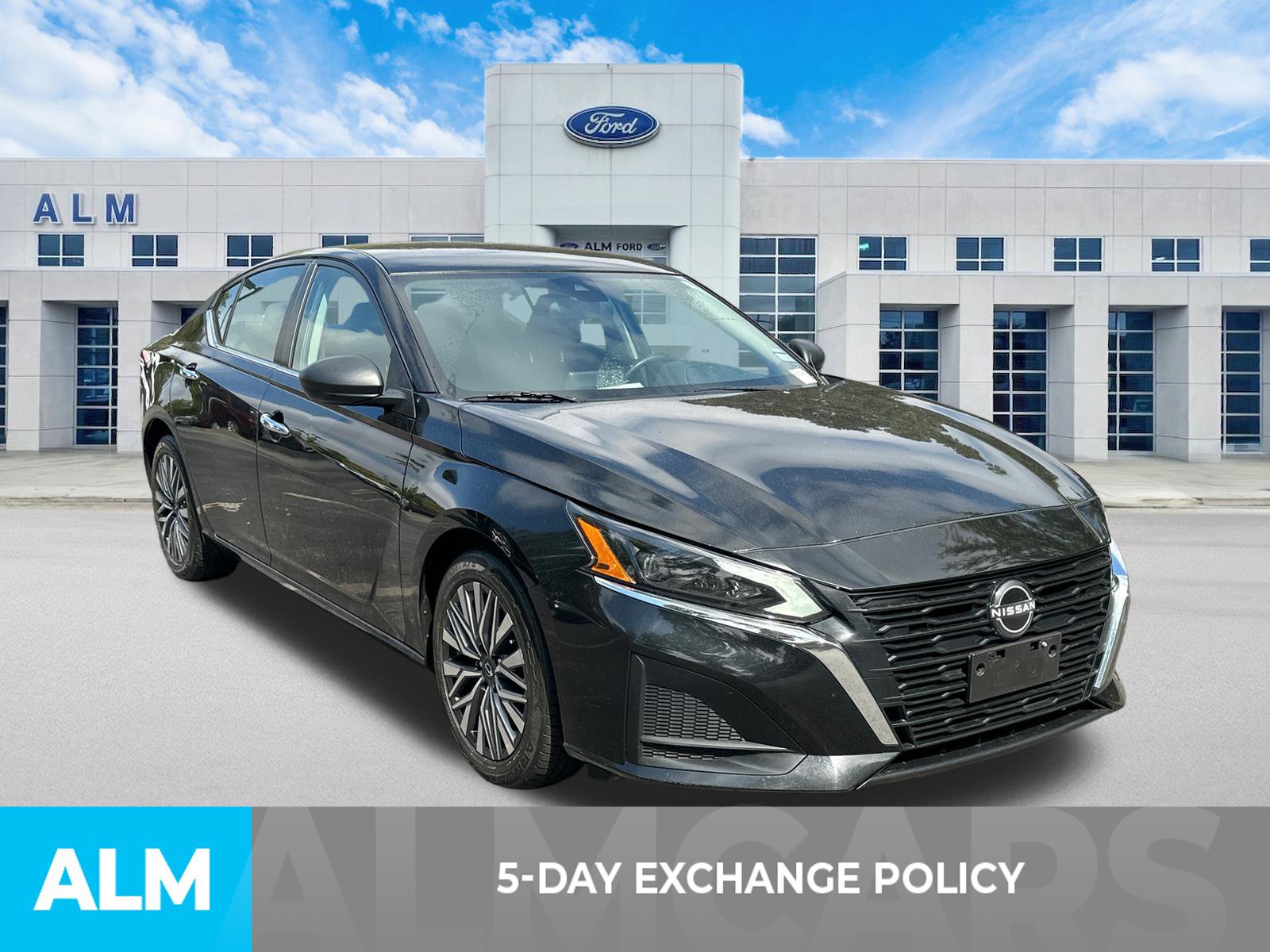 Used 2024 Nissan Altima 2.5 SV FWD image 3