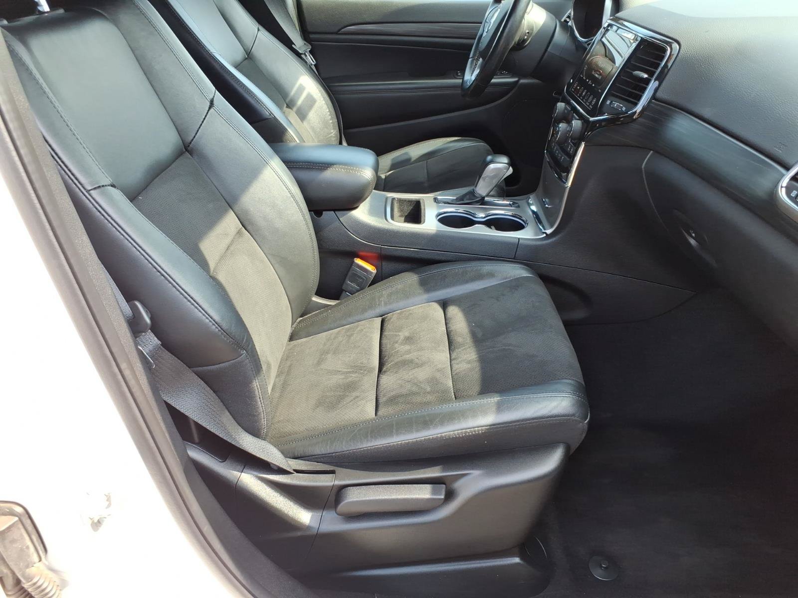 Used 2022 Jeep Grand Cherokee Laredo X AWD/4WD image 8