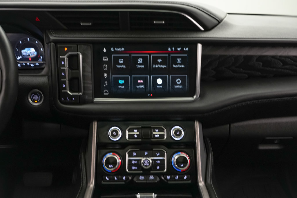 Used 2024 GMC Yukon Denali w/ Denali Reserve Package AWD/4WD image 18