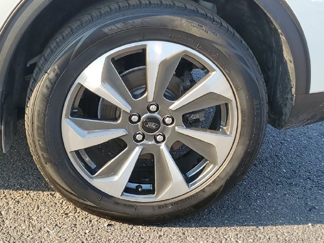 Certified 2024 Ford Escape Platinum AWD/4WD image 30