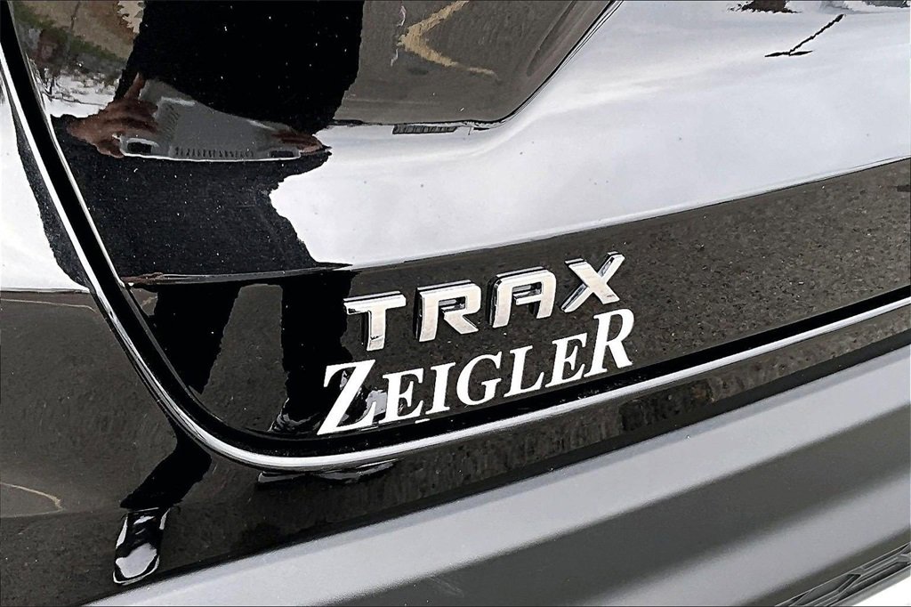 Used 2025 Chevrolet Trax LT image 8