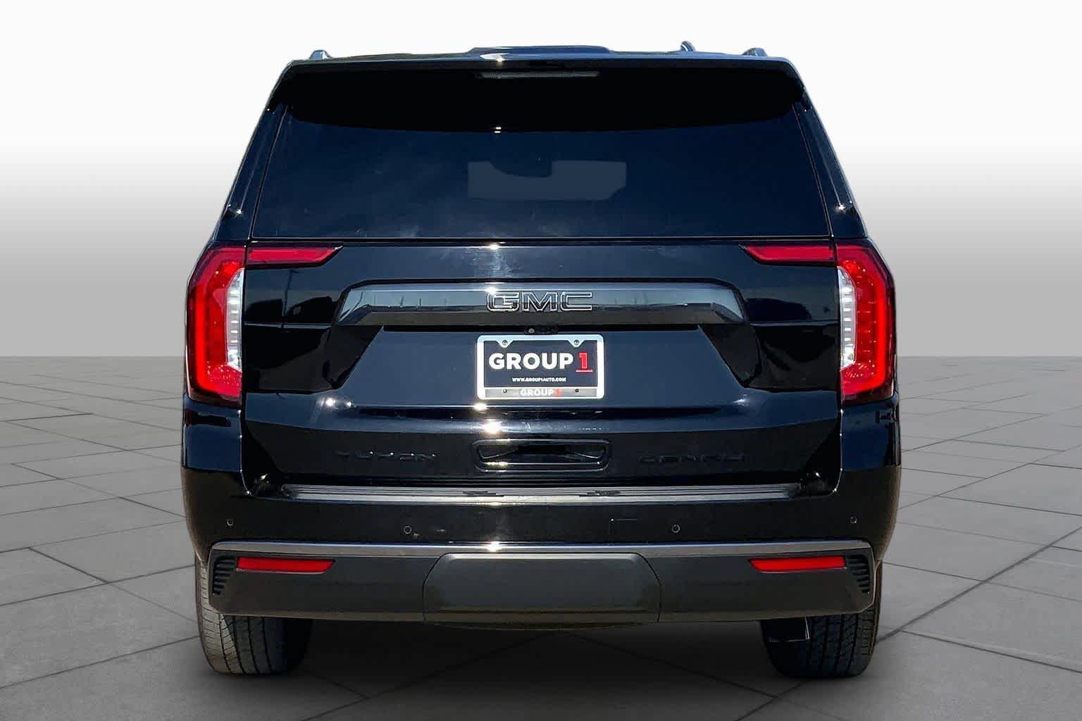 Used 2024 GMC Yukon XL Denali Ultimate AWD/4WD image 4