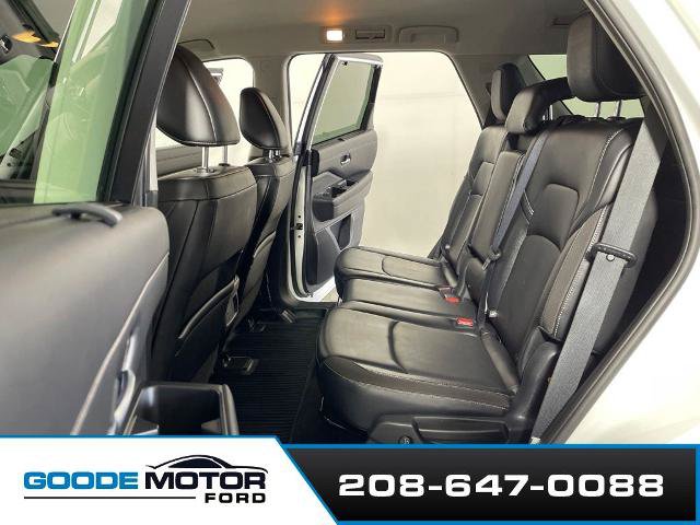Used 2022 Nissan Pathfinder SL w/ Cargo Package AWD/4WD image 19