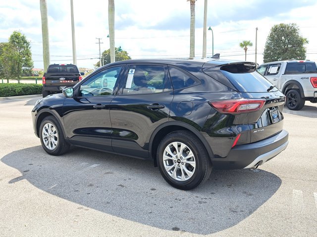 Certified 2025 Ford Escape Active image 2