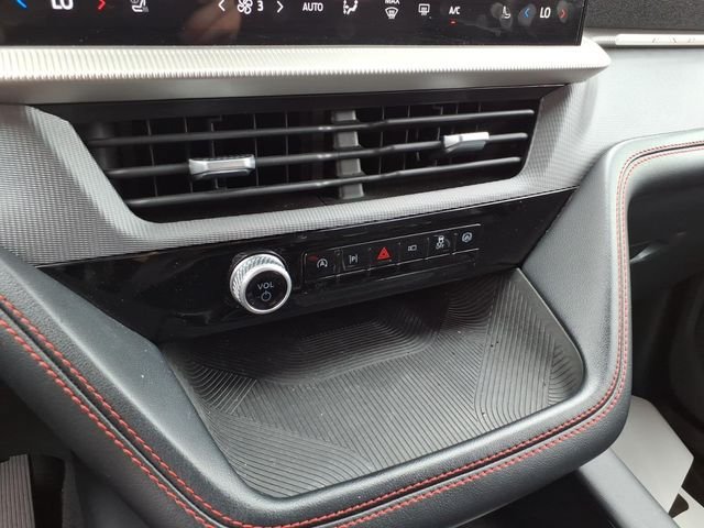 Certified 2025 Ford Explorer ST-Line AWD/4WD image 27