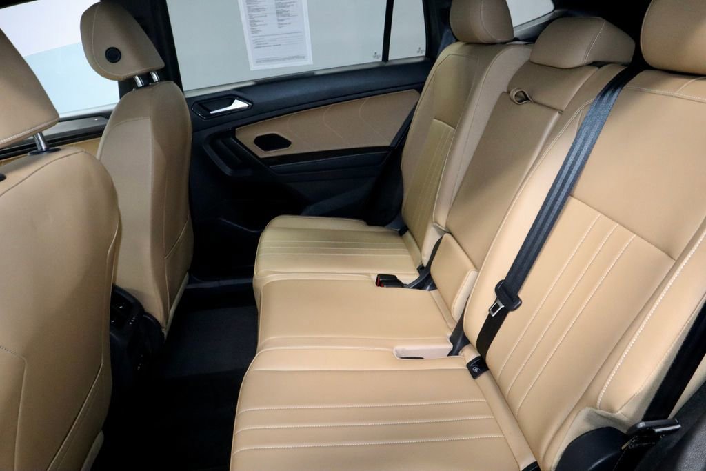Used 2022 Volkswagen Tiguan SE image 21