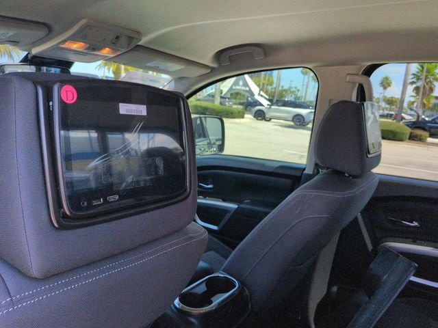 Used 2022 Nissan Titan SV w/ SV Convenience Package AWD/4WD image 15