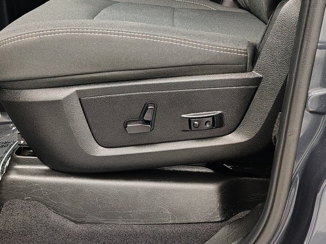Used 2025 RAM 2500 Big Horn AWD/4WD image 24