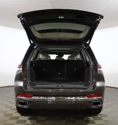 Used 2022 Jeep Grand Cherokee Overland w/ Advanced Protech Group III AWD/4WD image 37