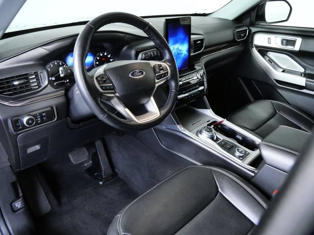 Certified 2023 Ford Explorer Limited w/ Limited Technology Package AWD/4WD image 3