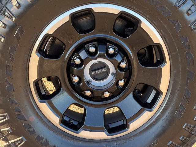 Certified 2026 Ford F350 Platinum w/ Tremor Off-Road Package AWD/4WD image 17