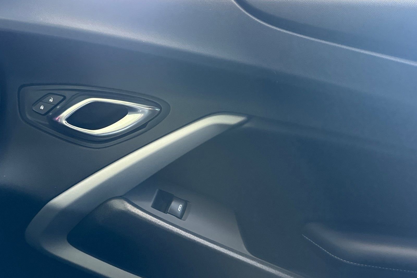 Used 2021 Chevrolet Camaro LT w/ RS Package image 17