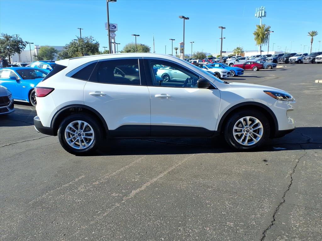 Certified 2022 Ford Escape SE image 2