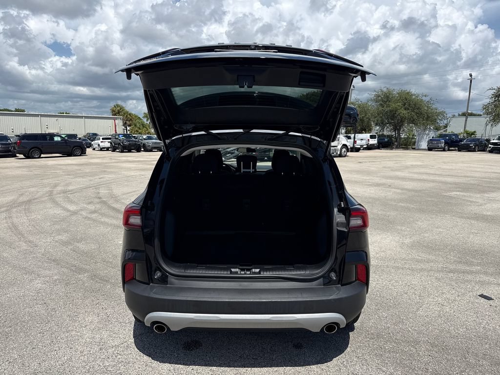Certified 2025 Ford Escape Active FWD image 27