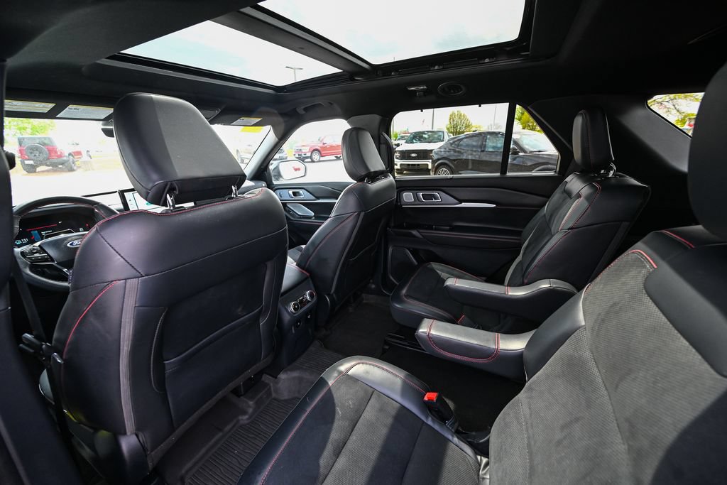 Certified 2025 Ford Explorer ST AWD/4WD image 22