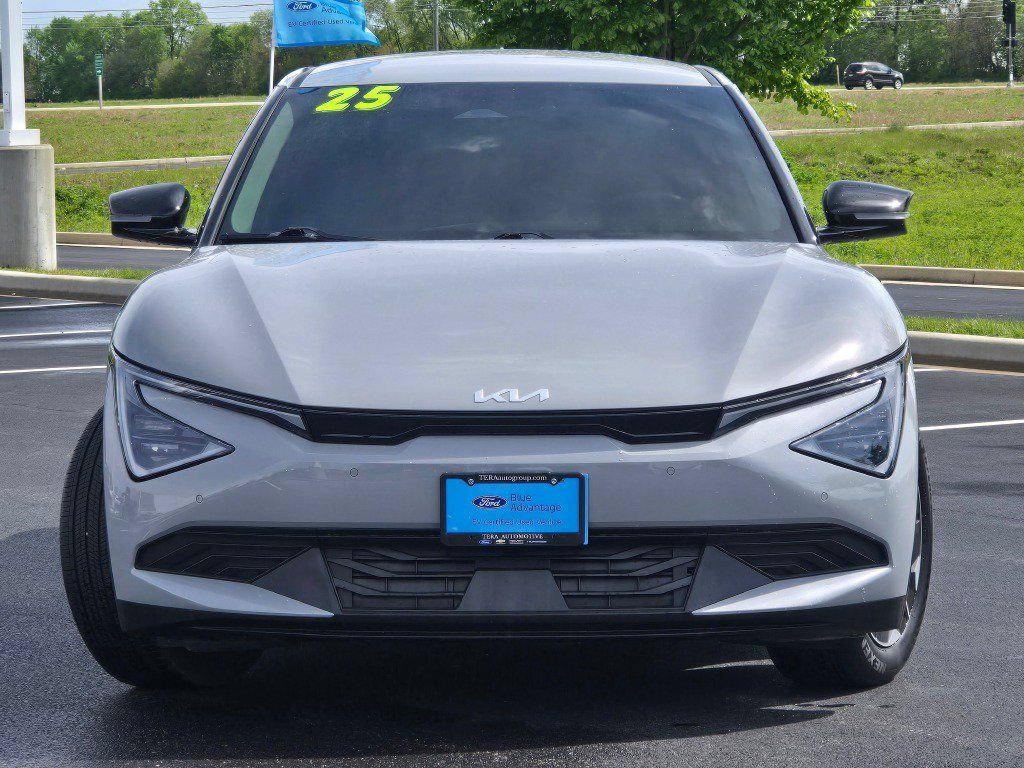 Used 2025 Kia EV6 Light AWD/4WD image 3