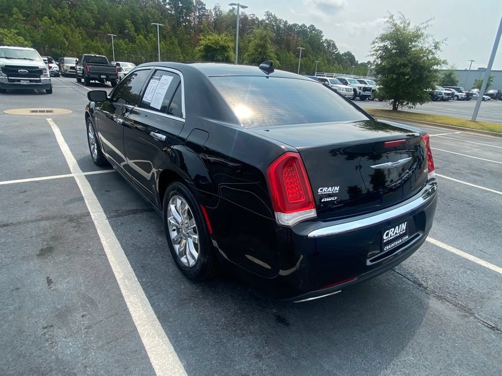 Used 2018 Chrysler 300 Limited AWD/4WD image 5