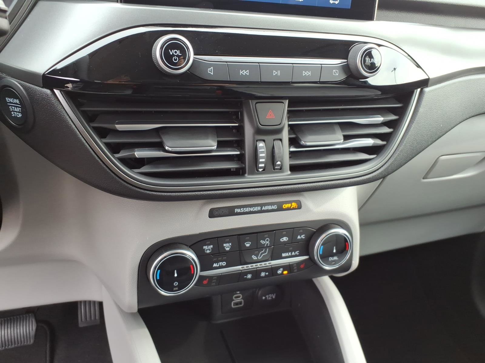 Certified 2026 Ford Escape Active w/ Cold Weather Package AWD/4WD image 19