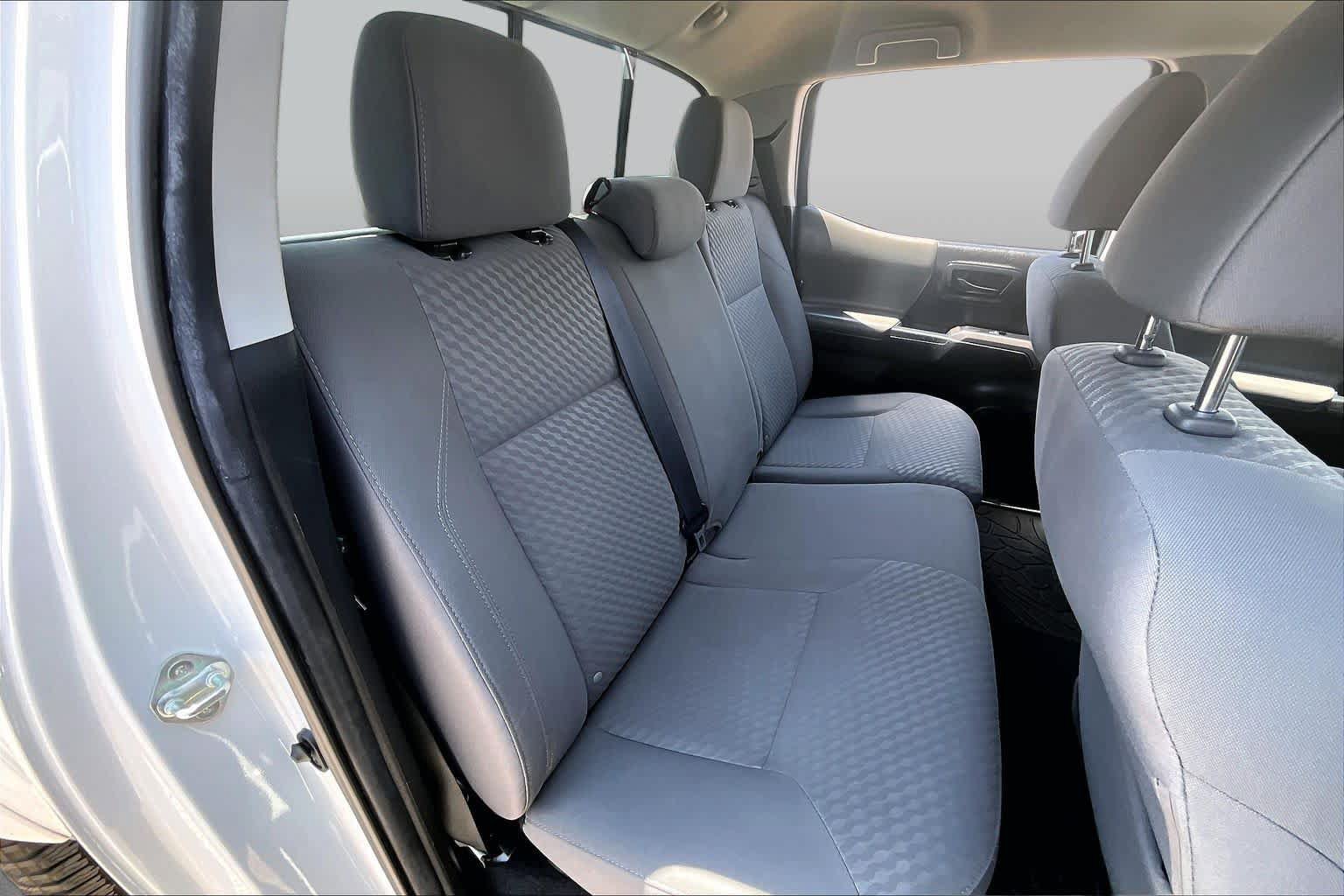 Used 2022 Toyota Tacoma SR5 RWD image 19
