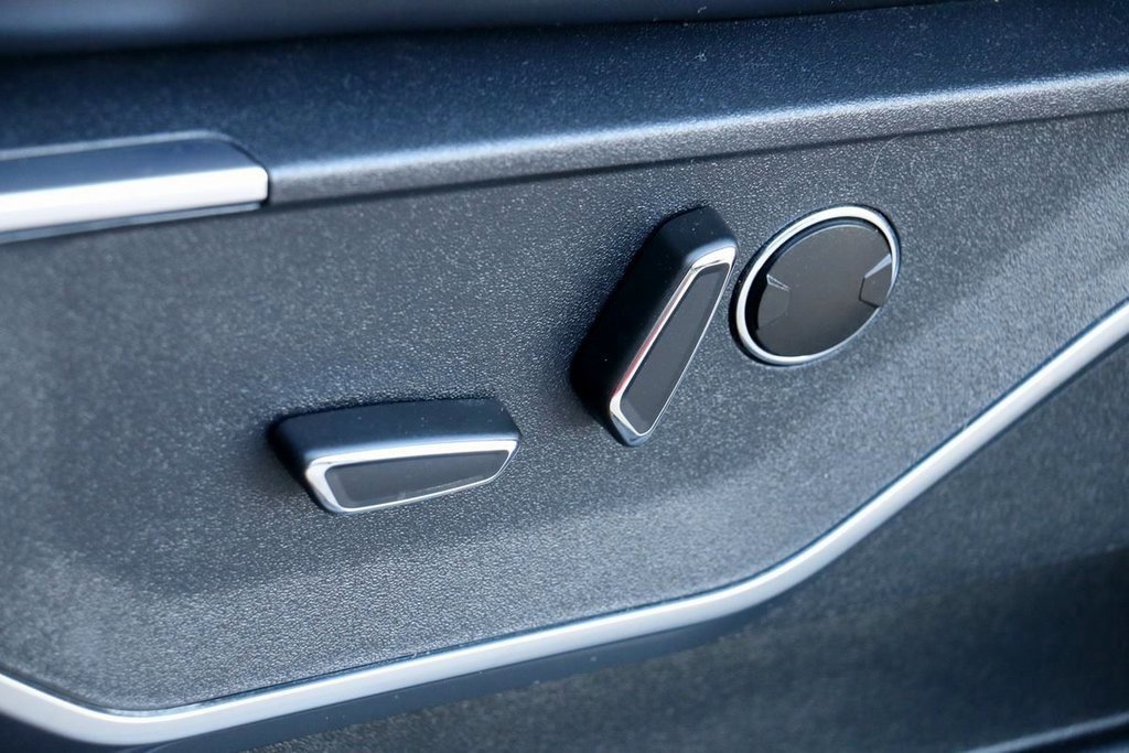 Certified 2022 Ford F150 Raptor w/ Equipment Group 801A High image 21