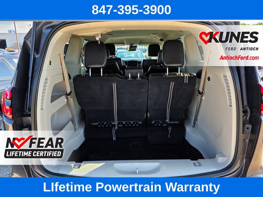 Used 2023 Chrysler Pacifica Touring-L FWD image 21